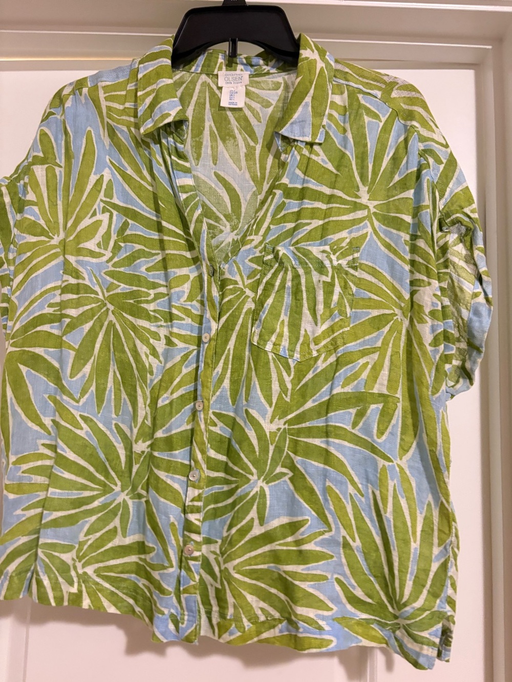 LC Lauren Conrad Green and Light Blue Leaf Print Button-Up Blouse